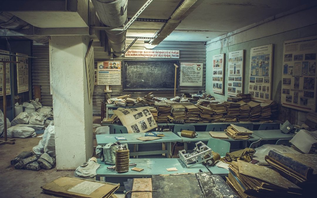 Dinas Damkar Kabupaten Pekalongan Bersihkan Material Longsor di Pinggir Sungai